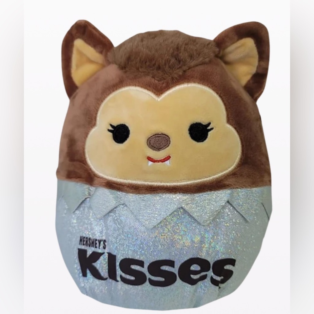 SQUISHMALLOW Lyca the Werewolf from the Halloween/Hersheys squad.